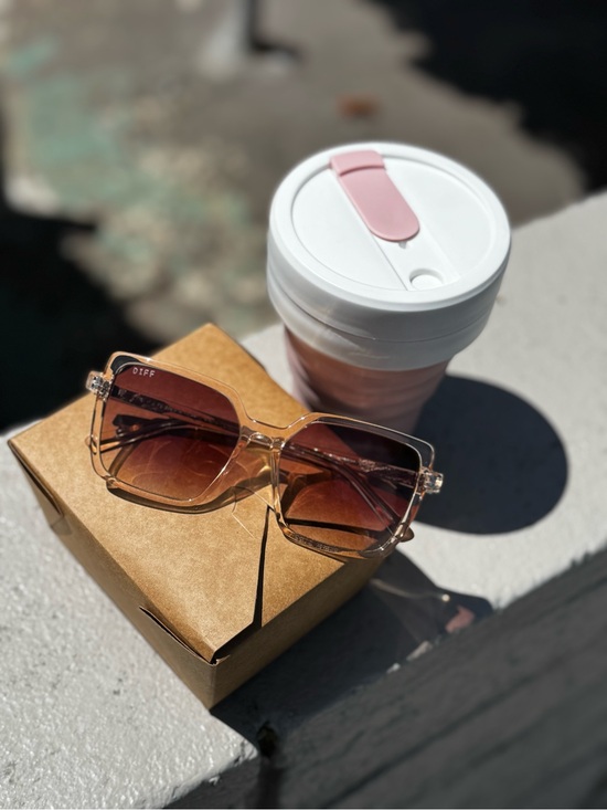 Diff Eyewear Accessories - Diff Eyewear Transparent Pink Frame Sunglasses with Pink Gradient Lenses